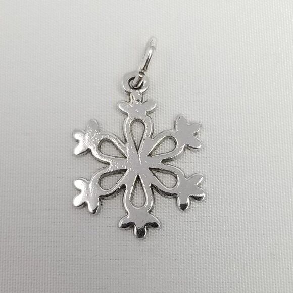 Vintage Sterling Silver Snowflake Snow Charm Pendant, Winter, 3/4 Inch, Estate - Picture 1 of 7